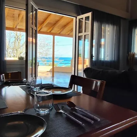 Sea View House * Aigio