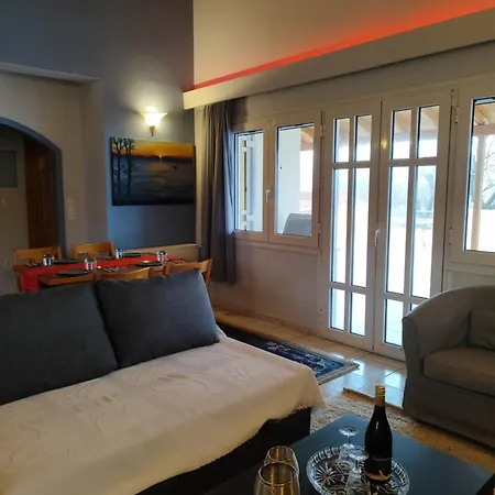 Sea View House Égio